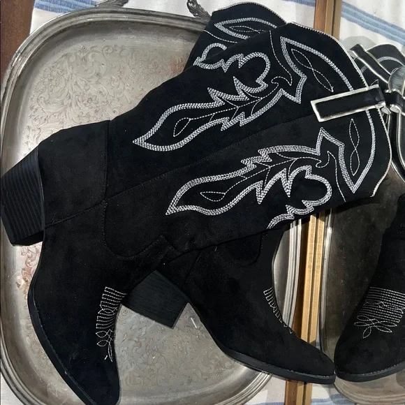 Black Embroidered Cowboy Boots - Picture 2 of 3
